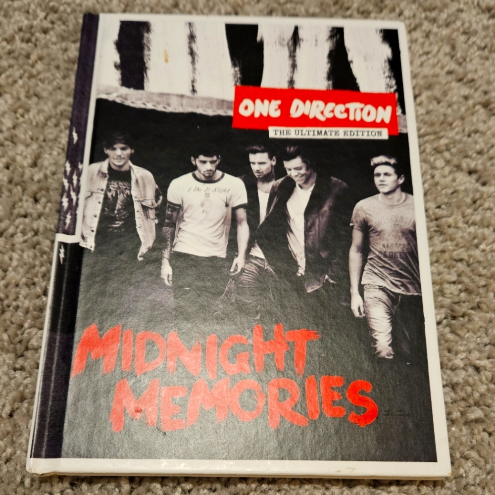 Midnight Memories Deluxe Yearbook Edition